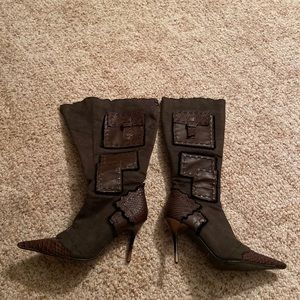 Wild Rose Boots design size 8.5